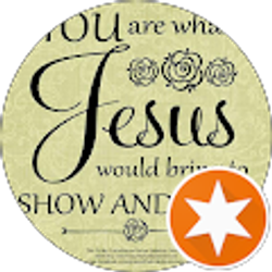 Profile photo of Hollie Perry