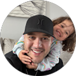 Profile photo of Vicente Florez