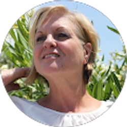 Profile photo of Michelle Mueller