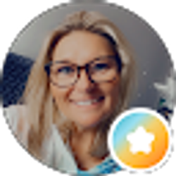 Profile photo of Rachel Lowry