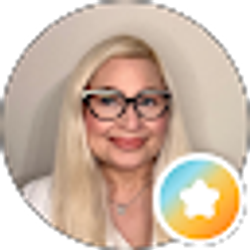 Profile photo of Hilary Nichols