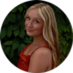 Profile photo of Hannah Rayne