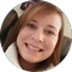 Profile photo of Nikki Veale