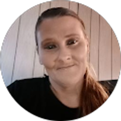 Profile photo of April Uselton