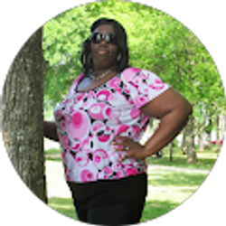 Profile photo of shae outofmybusiness