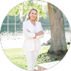 Profile photo of Maura Mckee