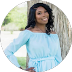 Profile photo of Laura Shirley