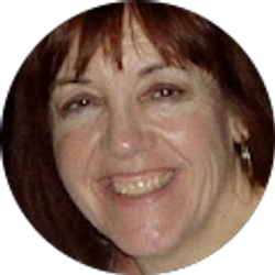 Profile photo of Laura Hunt