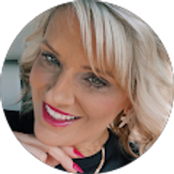 Profile photo of Kelly Rattay