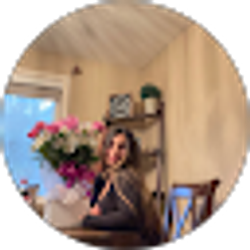 Profile photo of Isabela Apodaca