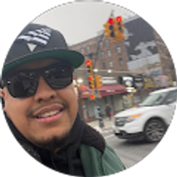 Profile photo of Robert Hernández