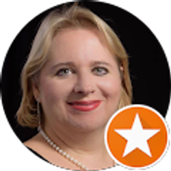 Profile photo of Nina Poliak