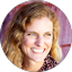 Profile photo of Carrie Apple