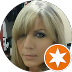 Profile photo of Laura McCuan - Landmark