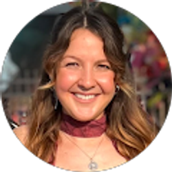 Profile photo of Danielle Thomas