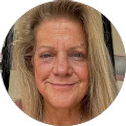 Profile photo of Dianne Hippchen Savage