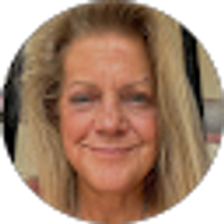 Profile photo of Dianne Hippchen Savage