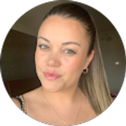 Profile photo of Lizzie Kenny