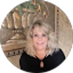 Profile photo of Jennifer Sundre