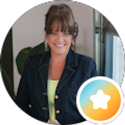 Profile photo of Rachelle Giles