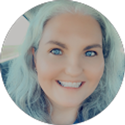 Profile photo of Laura Bangert