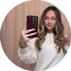 Profile photo of Hannah Peach