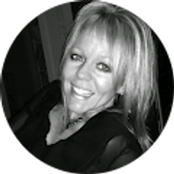 Profile photo of Lynn Bakstad