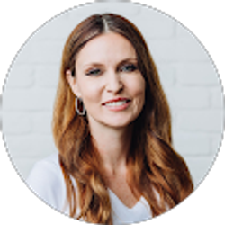 Profile photo of Amber Spader