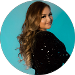 Profile photo of Karina Fombona