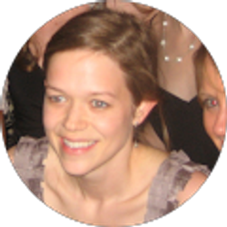 Profile photo of Lindsay De Andrade