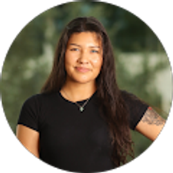 Profile photo of Bella Flores