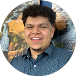 Profile photo of Roberto Bustamante