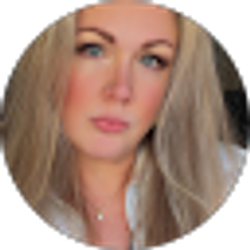 Profile photo of Julie Daugherty