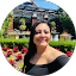 Profile photo of Yulissa on live