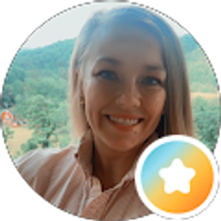 Profile photo of Lindsey Stone