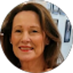 Profile photo of Jessica DeFontes