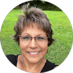 Profile photo of laurie Batie