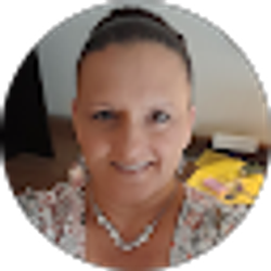 Profile photo of Angela Knight