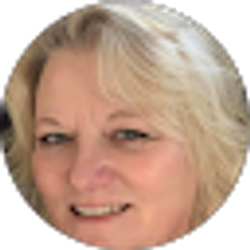 Profile photo of Shelley Leon
