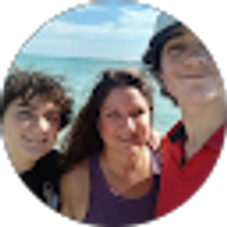 Profile photo of Dee Stone