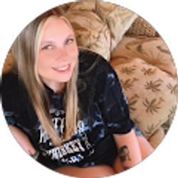 Profile photo of Taylor Thomas