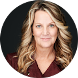 Profile photo of Heidi Bell