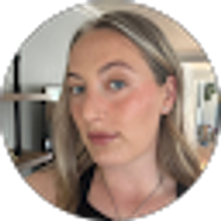 Profile photo of Zoë Wallis