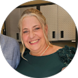 Profile photo of Lori Leitermann