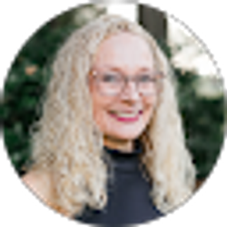 Profile photo of Lisa Redding