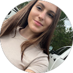 Profile photo of Holly White