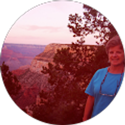 Profile photo of Lindy Kroenert