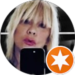 Profile photo of R DesR