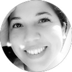 Profile photo of Alexia Rezende