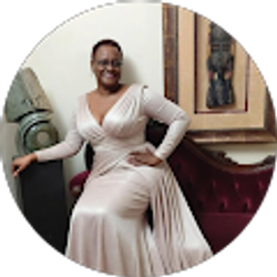 Profile photo of Stephanie Hall
